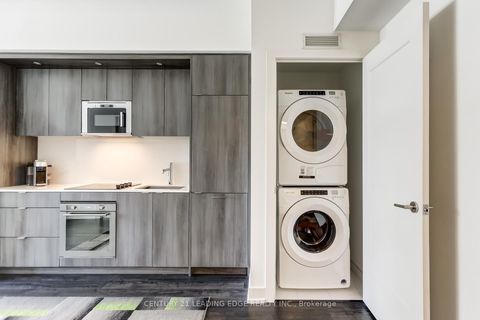 Photo 24 at 712 - 30 Inn On The Park Drive, Don Mills, Toronto