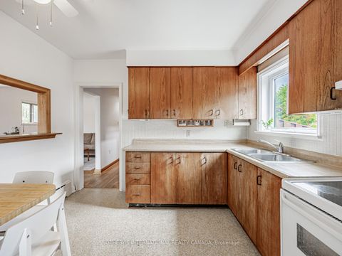 Photo 3 at 21 Tripp Crescent, Dorset Park, Toronto