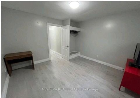 Photo 10 at 48 Carr Street, Chinatown, Toronto