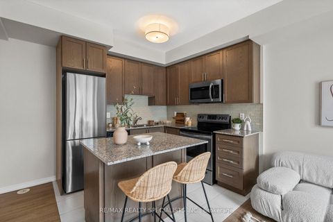 Photo 6 at 10 - 24 Fieldway Road, City Centre West, Toronto