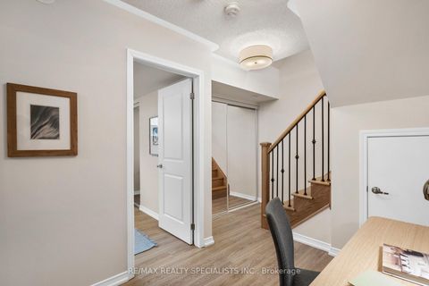 Photo 15 at 10 - 24 Fieldway Road, City Centre West, Toronto