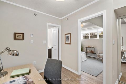 Photo 17 at 10 - 24 Fieldway Road, City Centre West, Toronto