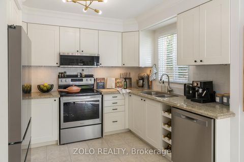 Photo 4 at 45 - 2272 Mowat Avenue, RO River Oaks, Oakville