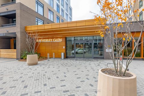 Photo 2 at C202 - 8 Beverley Glen Boulevard, Beverley Glen, Vaughan