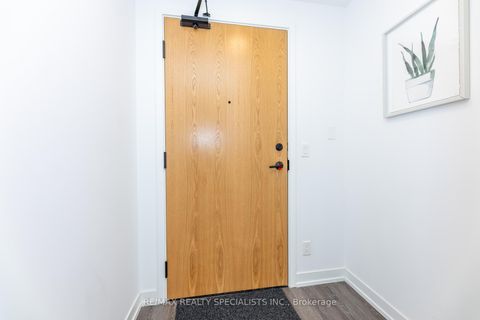 Photo 6 at C202 - 8 Beverley Glen Boulevard, Beverley Glen, Vaughan