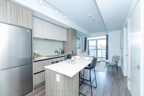 Photo 11 at C202 - 8 Beverley Glen Boulevard, Beverley Glen, Vaughan