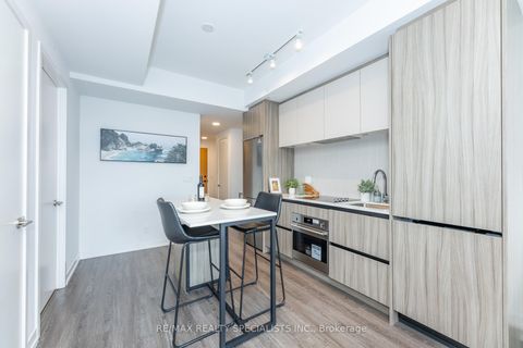 Photo 13 at C202 - 8 Beverley Glen Boulevard, Beverley Glen, Vaughan