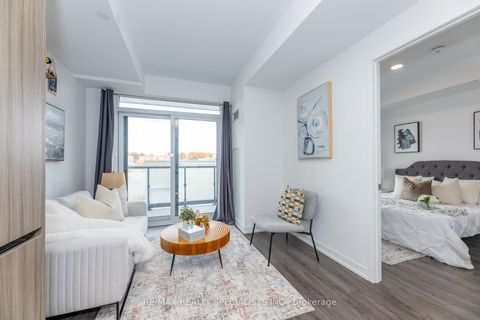 Photo 19 at C202 - 8 Beverley Glen Boulevard, Beverley Glen, Vaughan