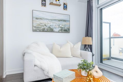 Photo 24 at C202 - 8 Beverley Glen Boulevard, Beverley Glen, Vaughan