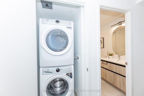 Photo 31 at C202 - 8 Beverley Glen Boulevard, Beverley Glen, Vaughan