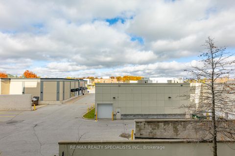 Photo 39 at C202 - 8 Beverley Glen Boulevard, Beverley Glen, Vaughan