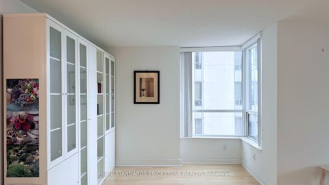 Photo 5 at 712 - 5 Northtown Way, Willowdale East, Toronto