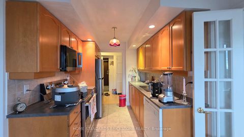 Photo 11 at 712 - 5 Northtown Way, Willowdale East, Toronto