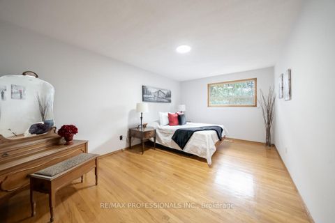 Photo 9 at 1275 Pallatine Drive, CP College Park, Oakville