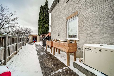 Photo 42 at 158 Dawlish Avenue, Aurora Highlands, Aurora