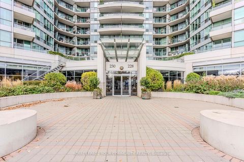 Photo 2 at 205 - 228 Queens Quay W, Waterfront Communities C1, Toronto