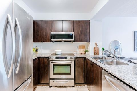 Photo 8 at 205 - 228 Queens Quay W, Waterfront Communities C1, Toronto