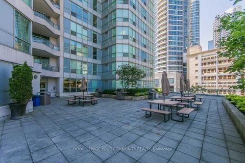 Photo 37 at 205 - 228 Queens Quay W, Waterfront Communities C1, Toronto