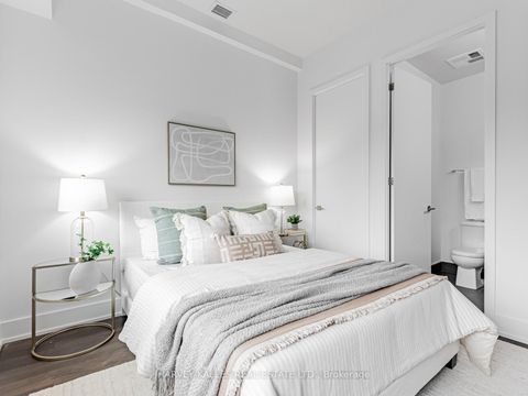 Photo 15 at 419 - 111 St Clair Avenue W, St. Clair, Toronto