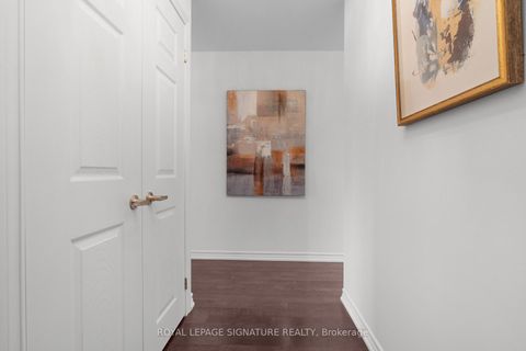 Photo 2 at 911 - 100 Quebec Avenue E, High Park North, Toronto