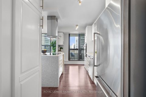 Photo 4 at 911 - 100 Quebec Avenue E, High Park North, Toronto