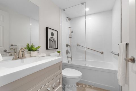 Photo 12 at 911 - 100 Quebec Avenue E, High Park North, Toronto