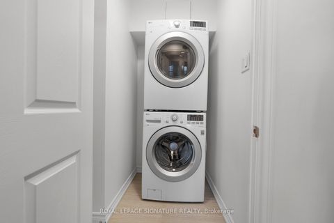 Photo 21 at 911 - 100 Quebec Avenue E, High Park North, Toronto