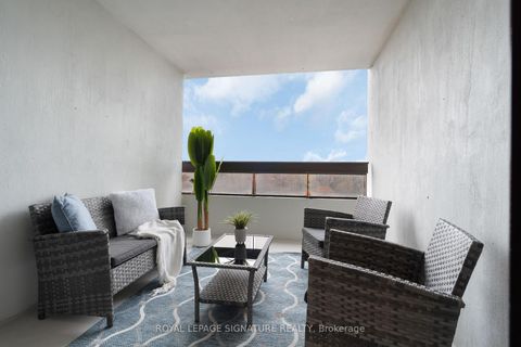 Photo 23 at 911 - 100 Quebec Avenue E, High Park North, Toronto