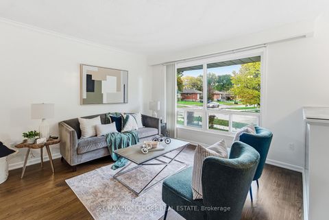 Photo 6 at 16 Fortune Gate, Woburn, Toronto