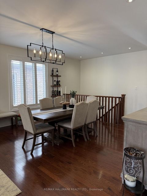 Photo 4 at 220 Tonner Crescent, Bayview Northeast, Aurora