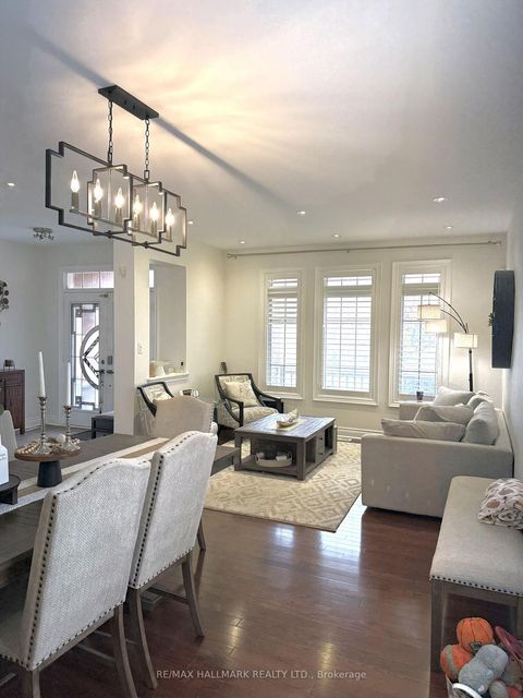 Photo 5 at 220 Tonner Crescent, Bayview Northeast, Aurora