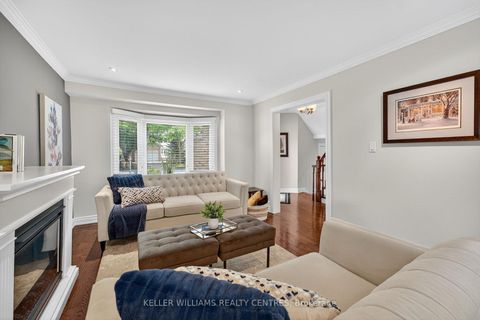 Photo 5 at 42 Buchanan Crescent, Aurora Village, Aurora