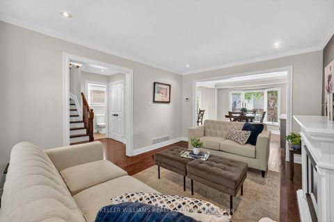 Photo 6 at 42 Buchanan Crescent, Aurora Village, Aurora