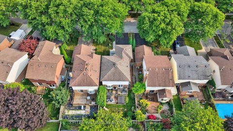 Photo 43 at 42 Buchanan Crescent, Aurora Village, Aurora