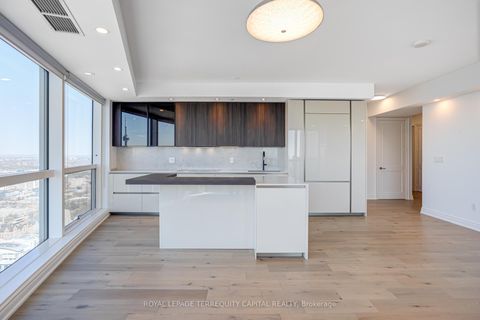 Photo 11 at 6810 - 388 Yonge Street, Bay Street Corridor, Toronto