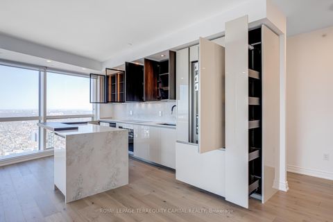 Photo 14 at 6810 - 388 Yonge Street, Bay Street Corridor, Toronto