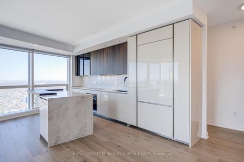 Photo 15 at 6810 - 388 Yonge Street, Bay Street Corridor, Toronto