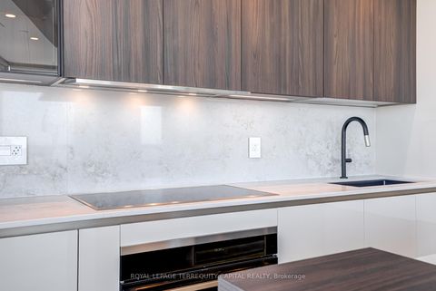 Photo 18 at 6810 - 388 Yonge Street, Bay Street Corridor, Toronto