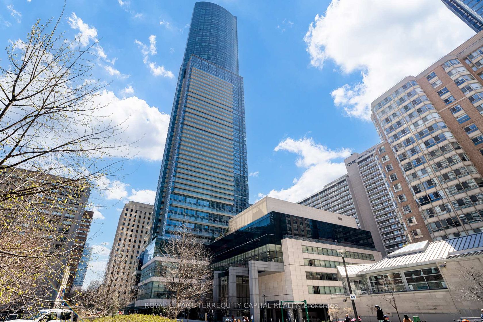 6810 - 388 Yonge Street, Bay Street Corridor, Toronto 