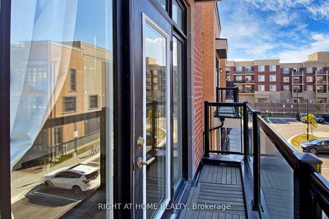 Photo 3 at TH7 - 9 Phelps Lane, Oak Ridges, Richmond Hill