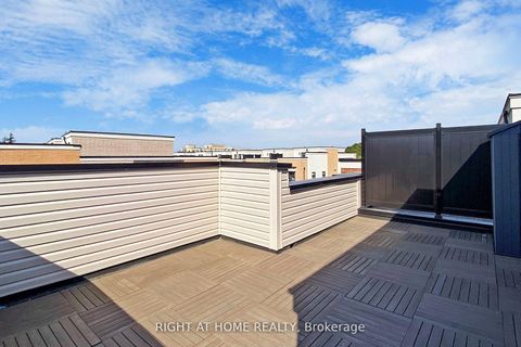 Photo 8 at TH7 - 9 Phelps Lane, Oak Ridges, Richmond Hill