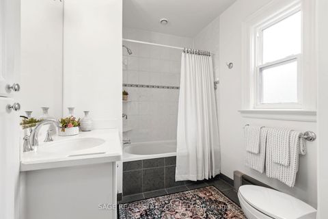 Photo 25 at 92 Chatsworth Drive, Lawrence Park South, Toronto