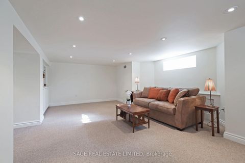 Photo 31 at 92 Chatsworth Drive, Lawrence Park South, Toronto