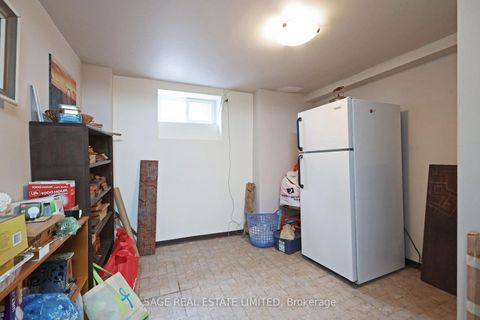 Photo 33 at 92 Chatsworth Drive, Lawrence Park South, Toronto