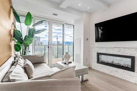 Photo 12 at 4511 - 7 Grenville Street, Bay Street Corridor, Toronto