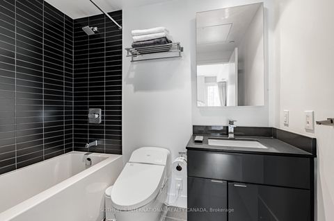 Photo 16 at 4511 - 7 Grenville Street, Bay Street Corridor, Toronto