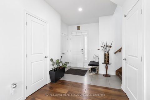 Photo 5 at 2386 Natasha Circle, BC Bronte Creek, Oakville