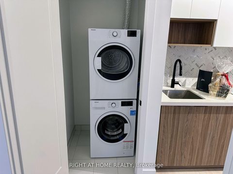 Photo 14 at 710 - 5 Defries Street S, Regent Park, Toronto