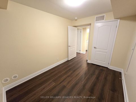 Photo 8 at 107 - 7 Applewood Lane, Etobicoke West Mall, Toronto