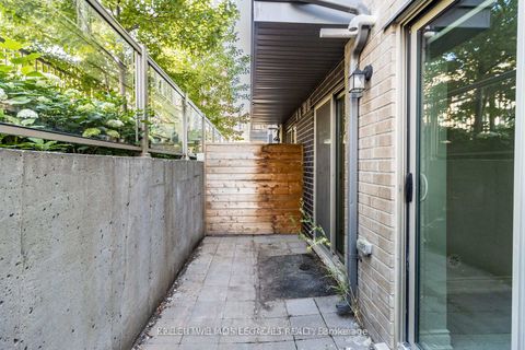 Photo 14 at 107 - 7 Applewood Lane, Etobicoke West Mall, Toronto